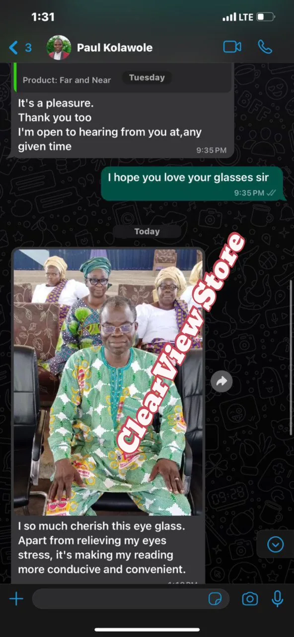 WhatsApp conversation screenshot with customer photo